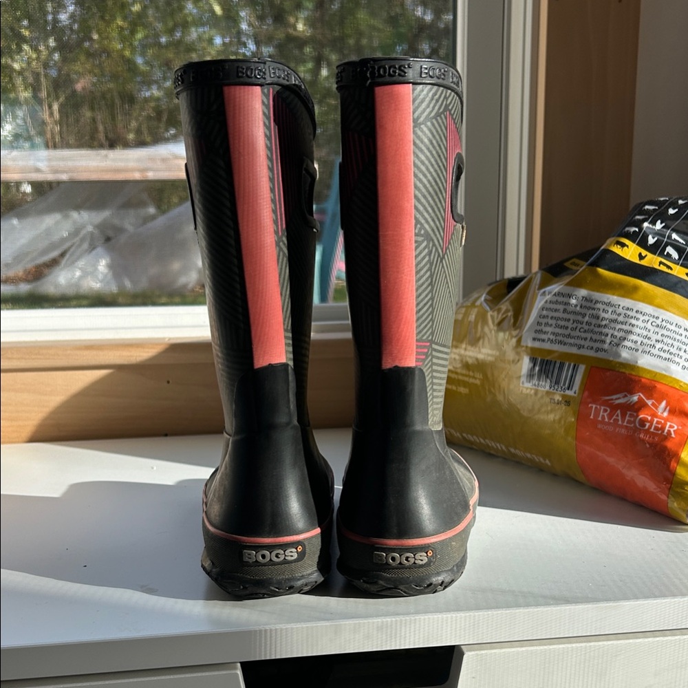 Bogs Kids Black and Pink Rain Boots